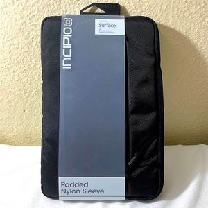 Incipio Tablet Black Padded Nylon Sleeve for Surface: RT, 2, Pro, Pro 2 black.